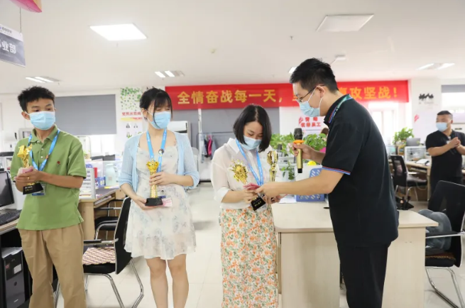 激情時(shí)刻！榮耀時(shí)刻！